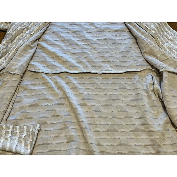 Frank Lyman Cardigan Size 12 Textured Classic City Designer Modern Professional - Picture 8 of 9